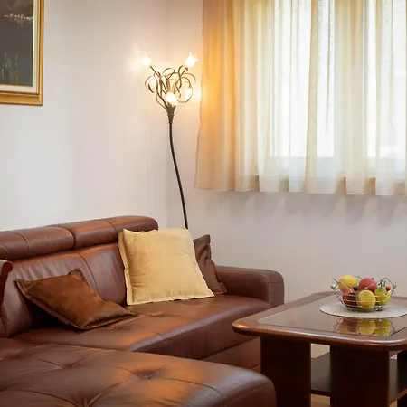 Apartment Tezulat *