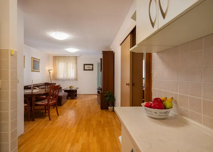 Sunny Ii Макарська